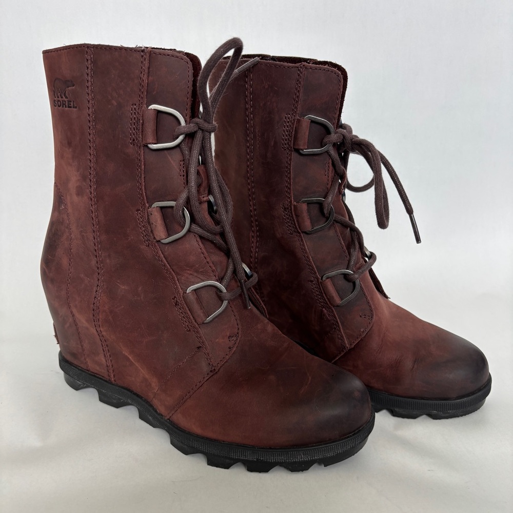 Sorel womens red leather Joan of Arctic covered wedge heel lace up boots size 8